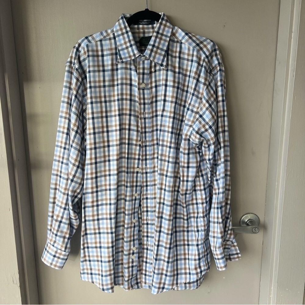 EUC McCoy Men’s Button Down Shirt